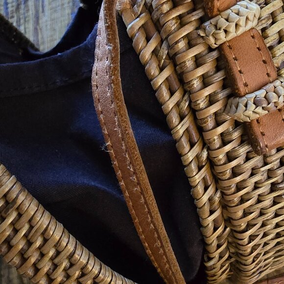 Urban Outfitters Coquette Circle Straw Crossbody Bag - Picture 4 of 8